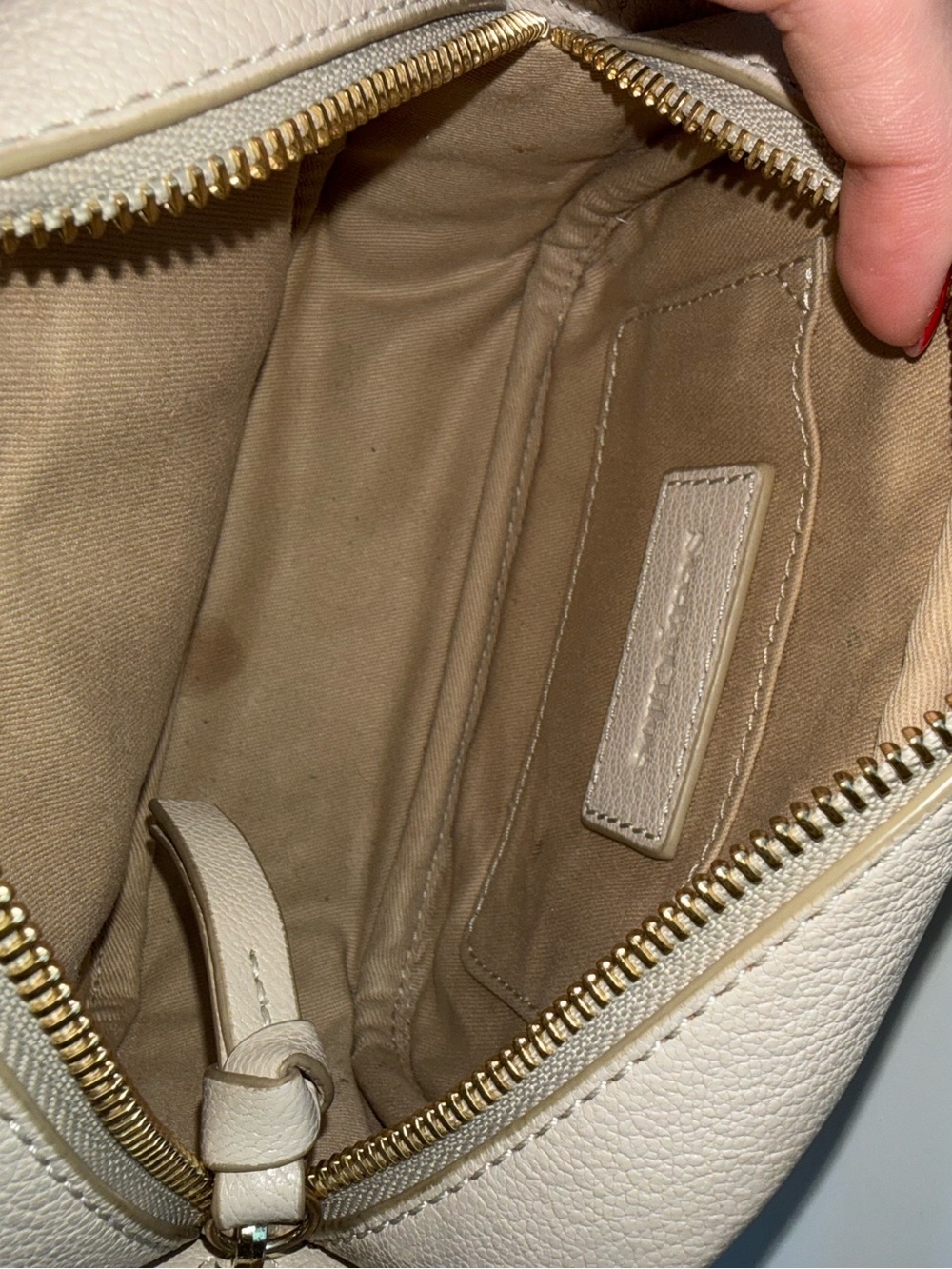 See by Chloe Camera Crossbody - Picture 7 of 9